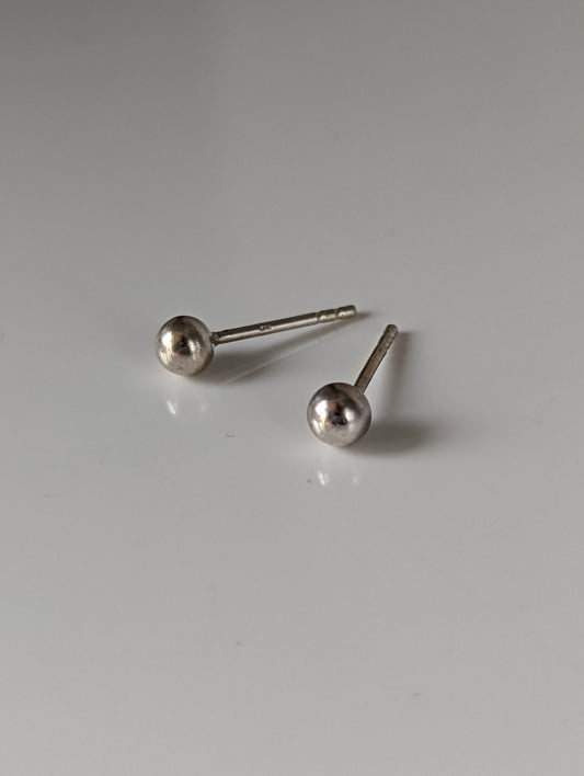 Silver Steed Small Ball Stud Earrings