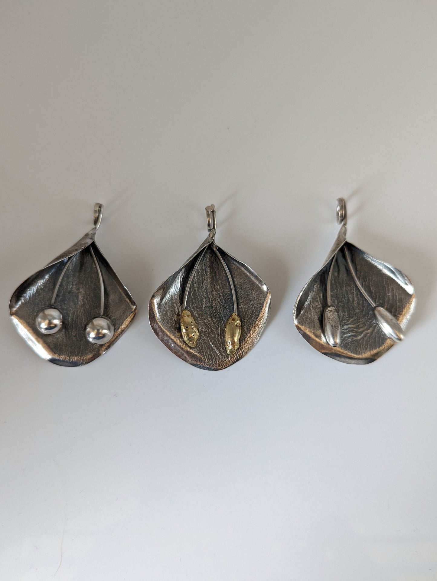 Silver Steed Extravagant Leaf & Stems Silver Pendant