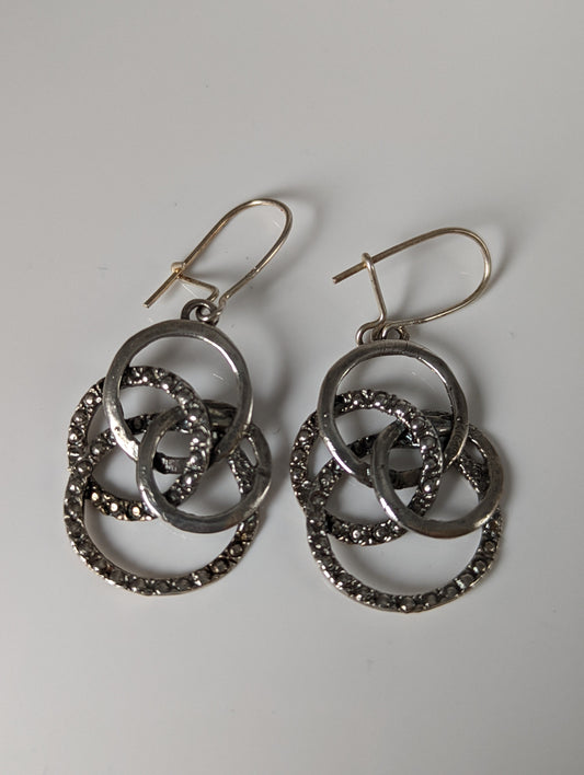 Silver Steed Linked Rings Dropped Earrings
