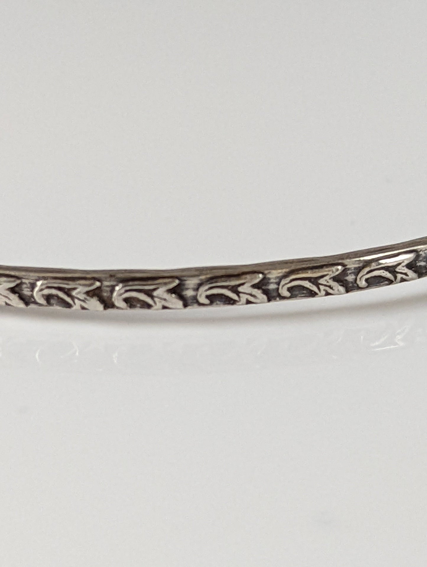 Silver Steed Slim Vine Silver Bangle