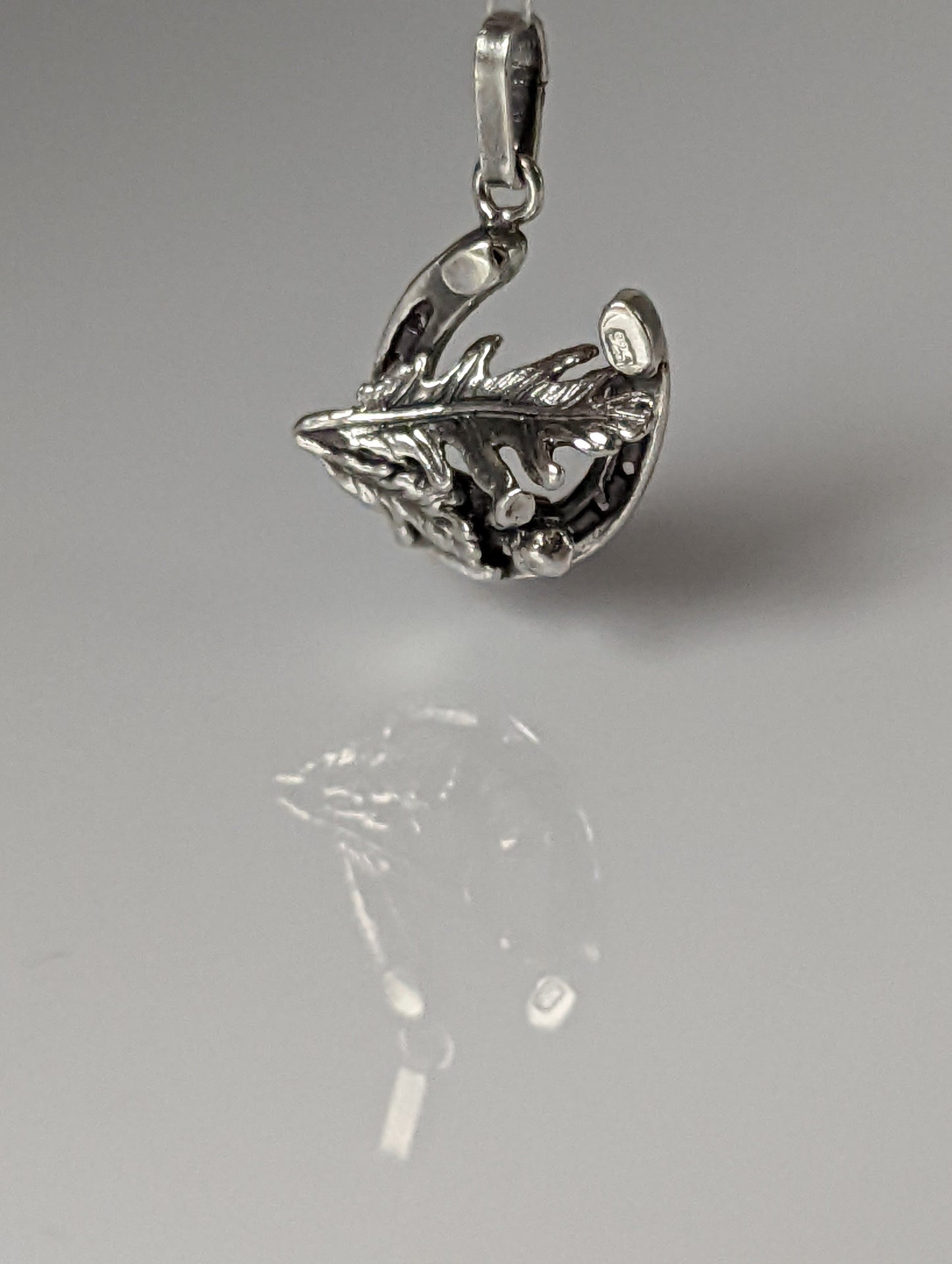 Silver Steed Oak & Horseshoe Silver Pendant