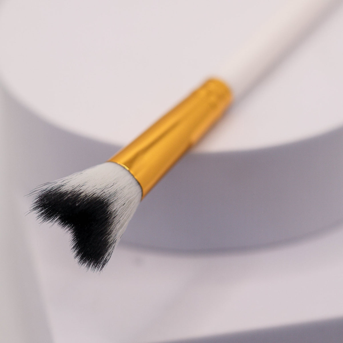 Heart-Shaped Lash & Brow Cleansing Brush
