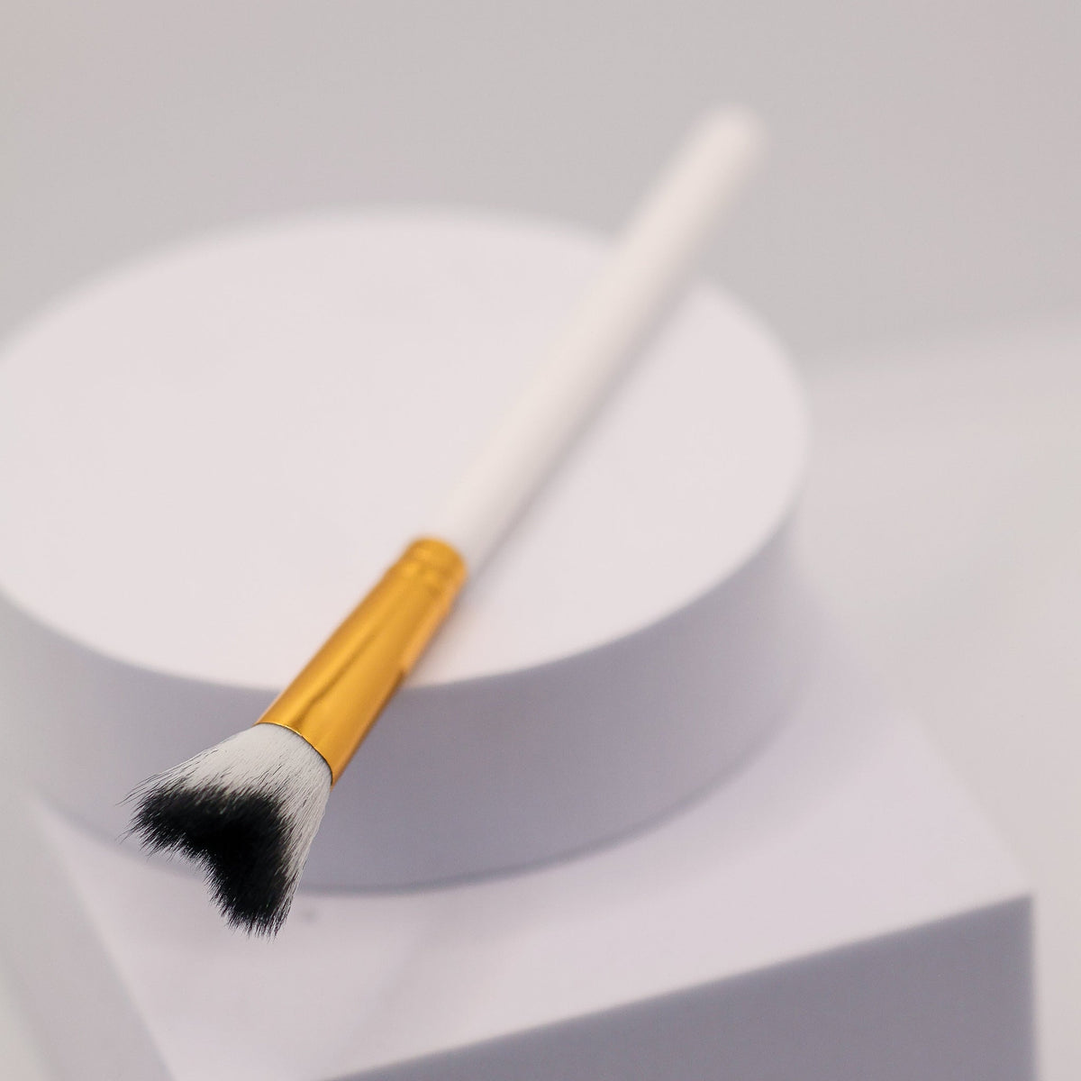 Heart-Shaped Lash & Brow Cleansing Brush
