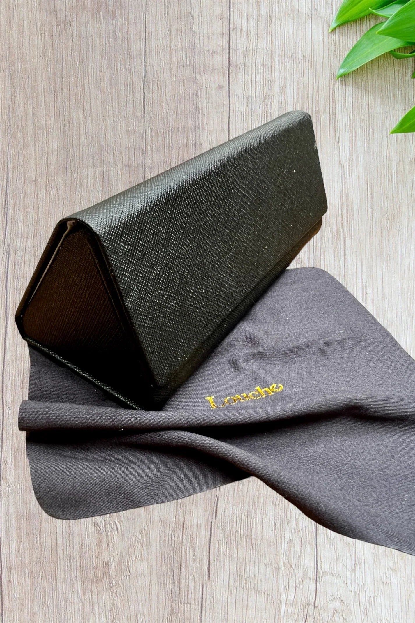 Louche Nikki Sunglasses - Black