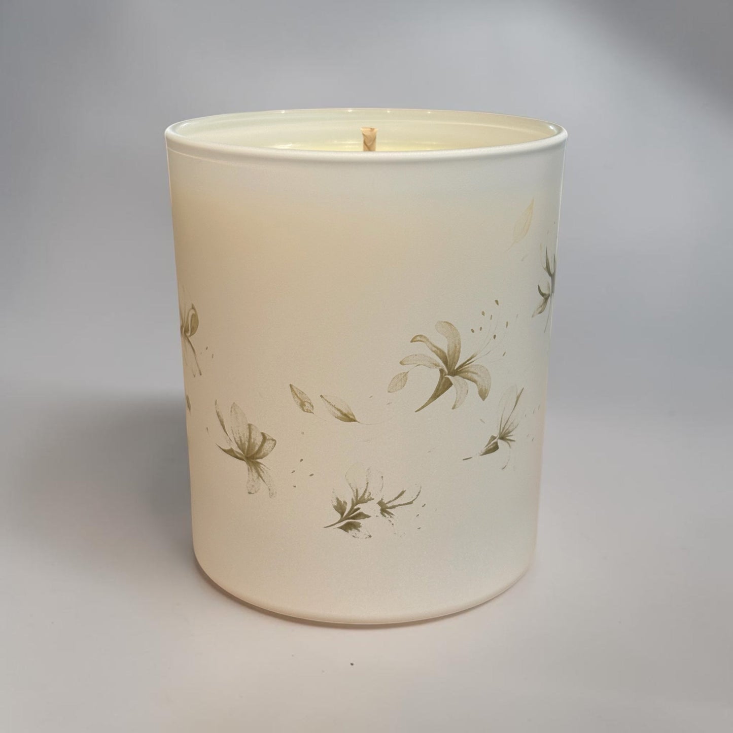 Honeysuckle & Sandalwood – Luxury Soy Candle (30cl)