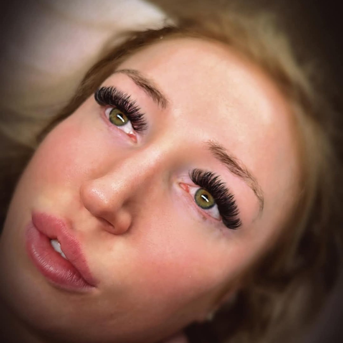 Platinum Volume Lashes – 16 Row Mixed Tray