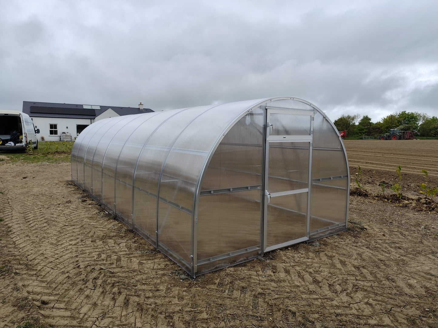 DOME 36M² (3M X 12M; 9.8FT X 39.4FT)
