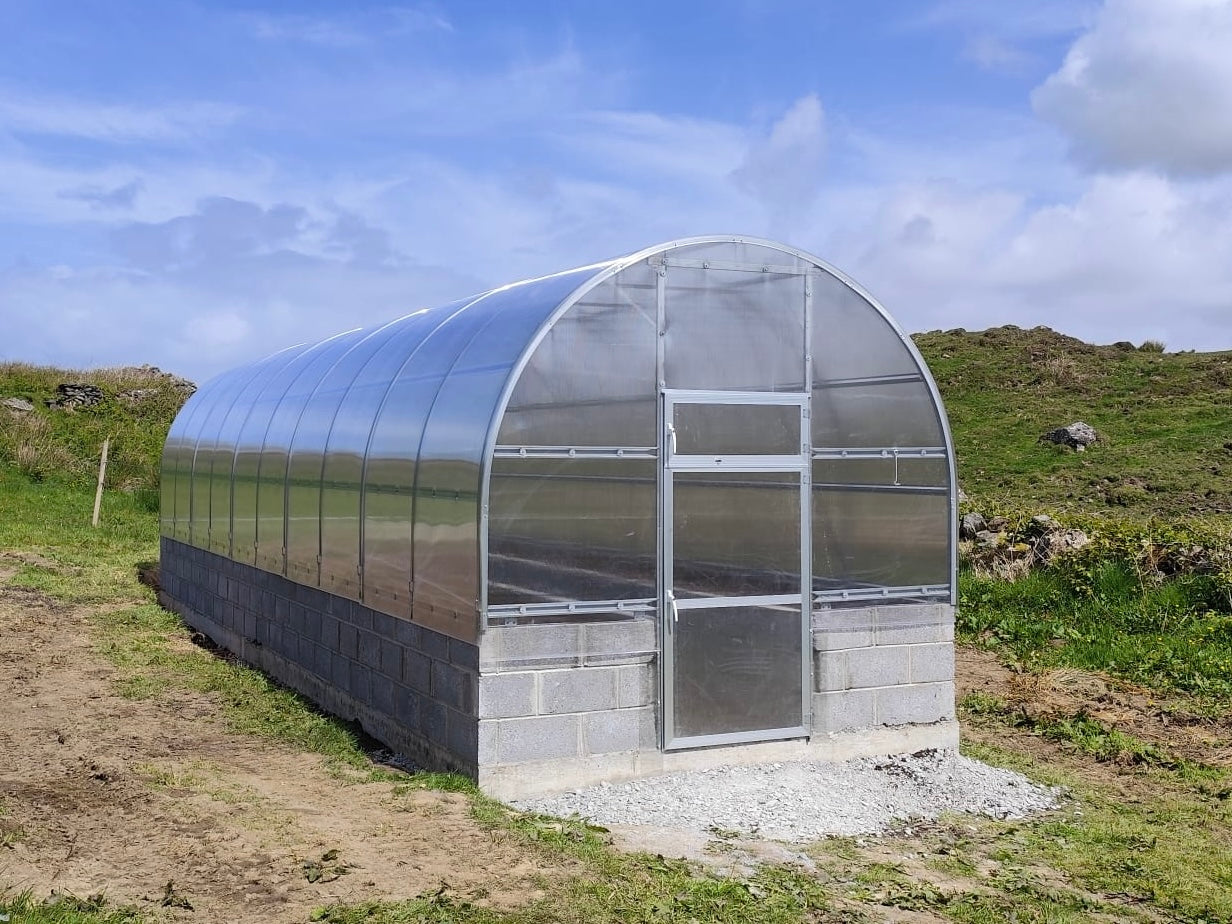 DOME 30M² (3M X 10M; 9.8FT X 33FT)