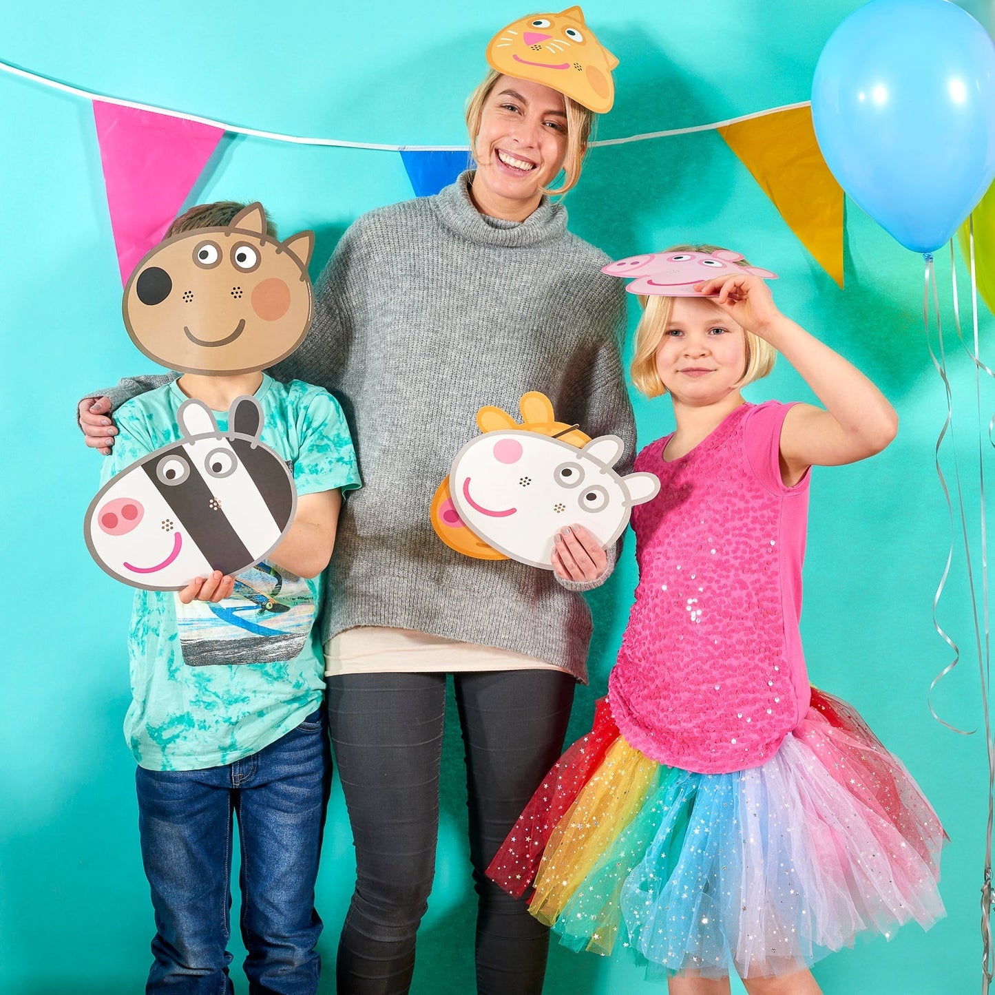 SMP91 Peppa Pig Party  - Peppa, Zoe, Suzie, Candy, Danny & Pedro Peppa Pig Six Pack Cardboard Face Masks With Tabs and Elastic