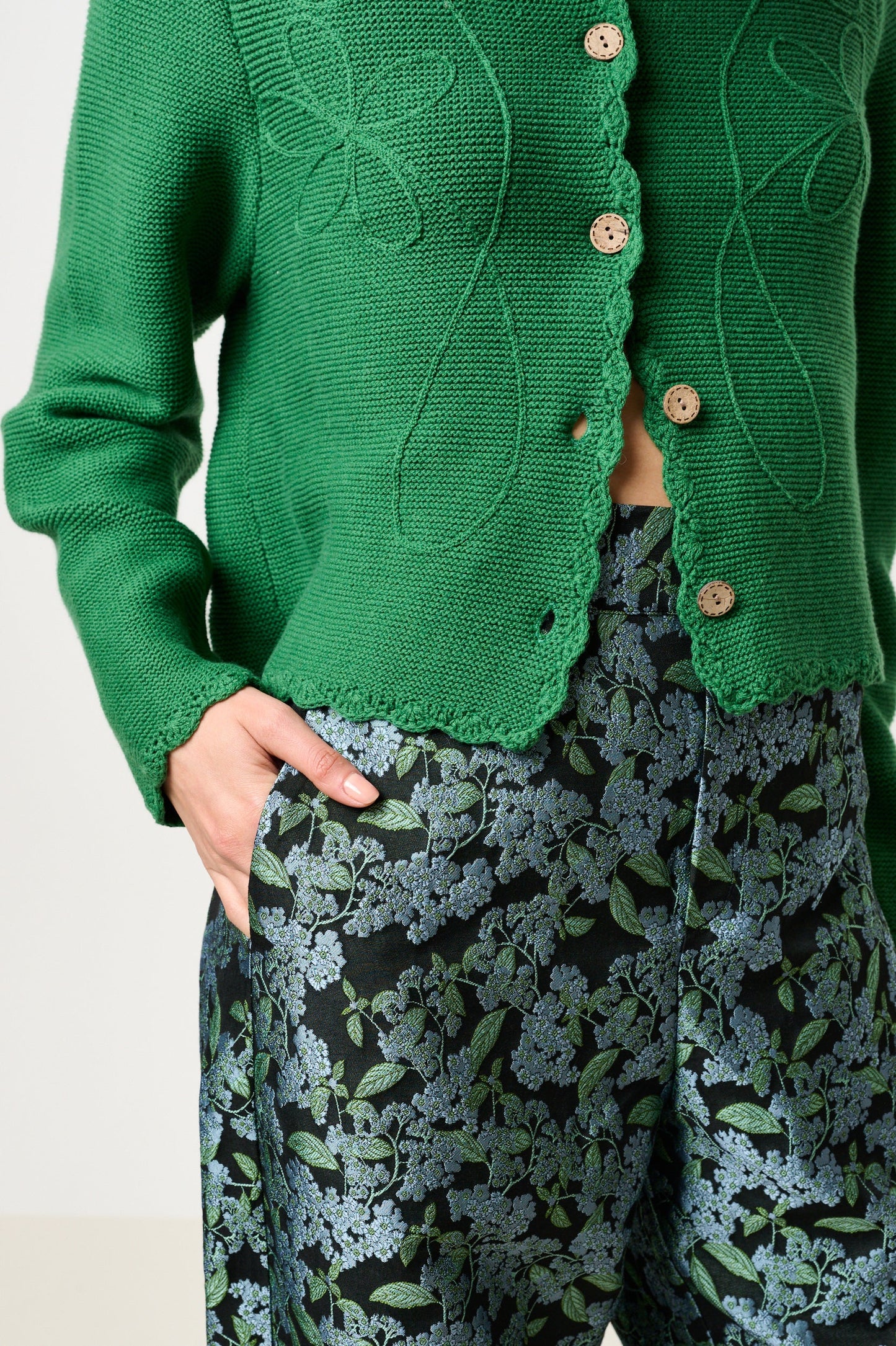 Sutton Blossom Jacquard Barrel Trouser - Black