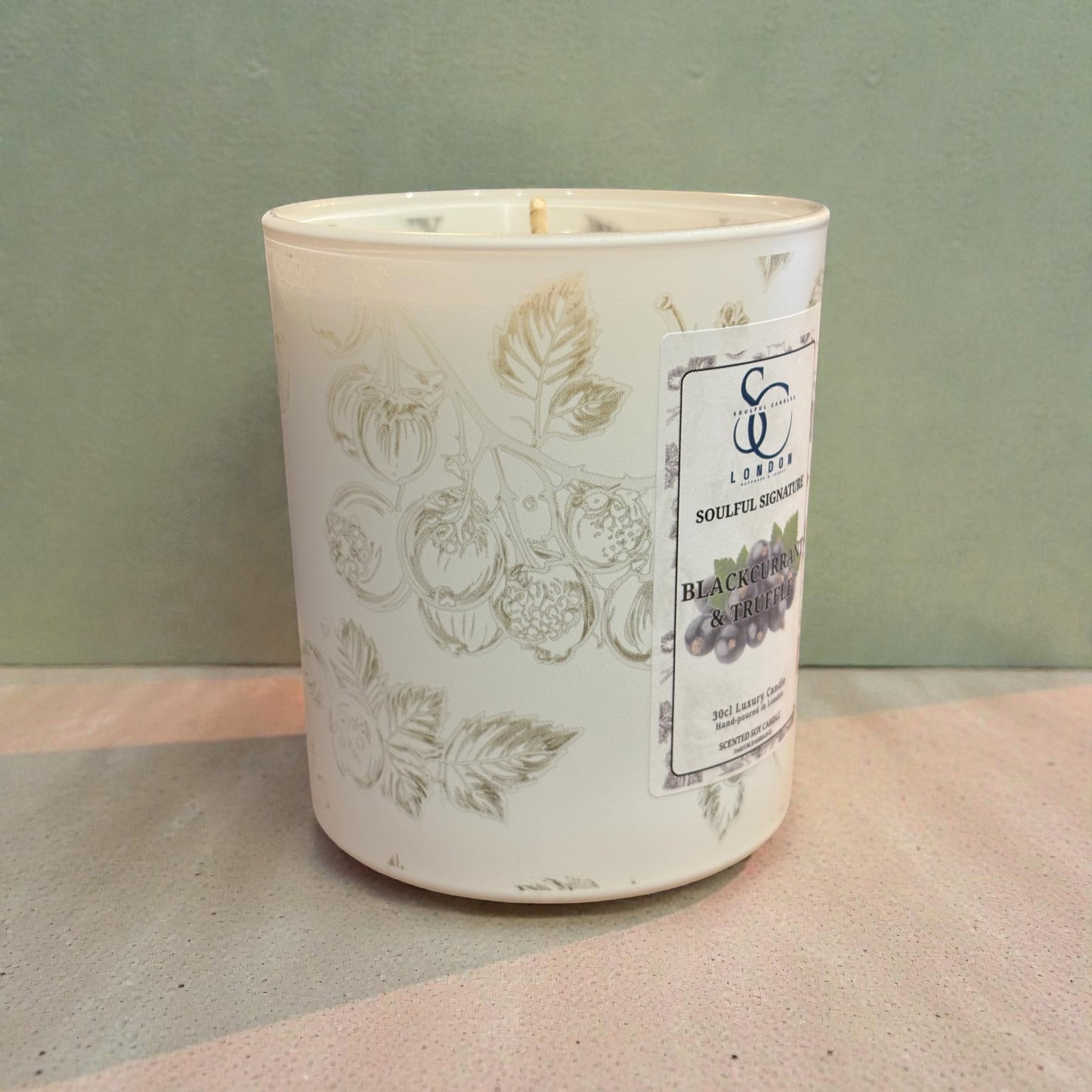 Blackcurrant & Truffle – Luxury Soy Candle (30cl)