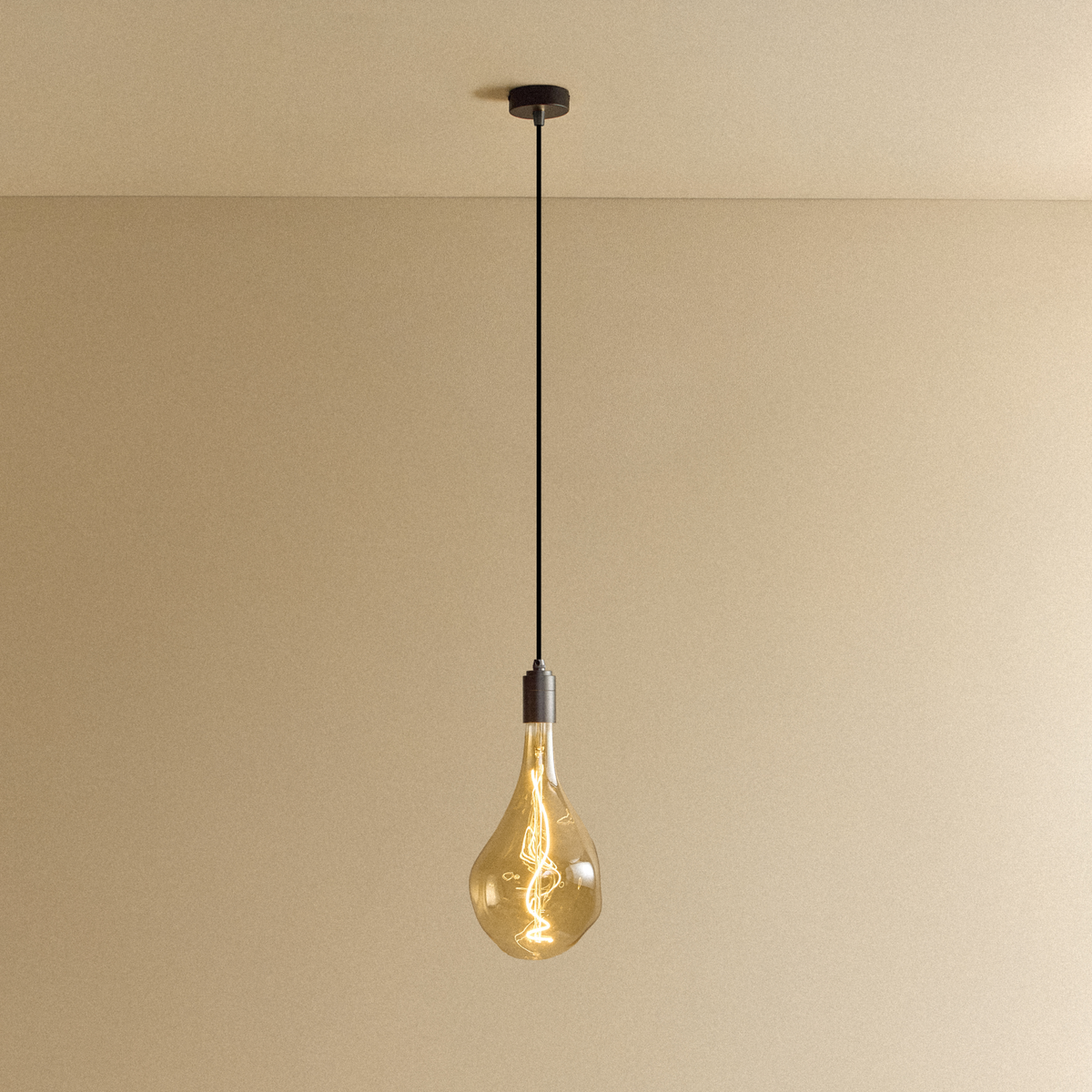Voronoi III Pendant Light in Graphite