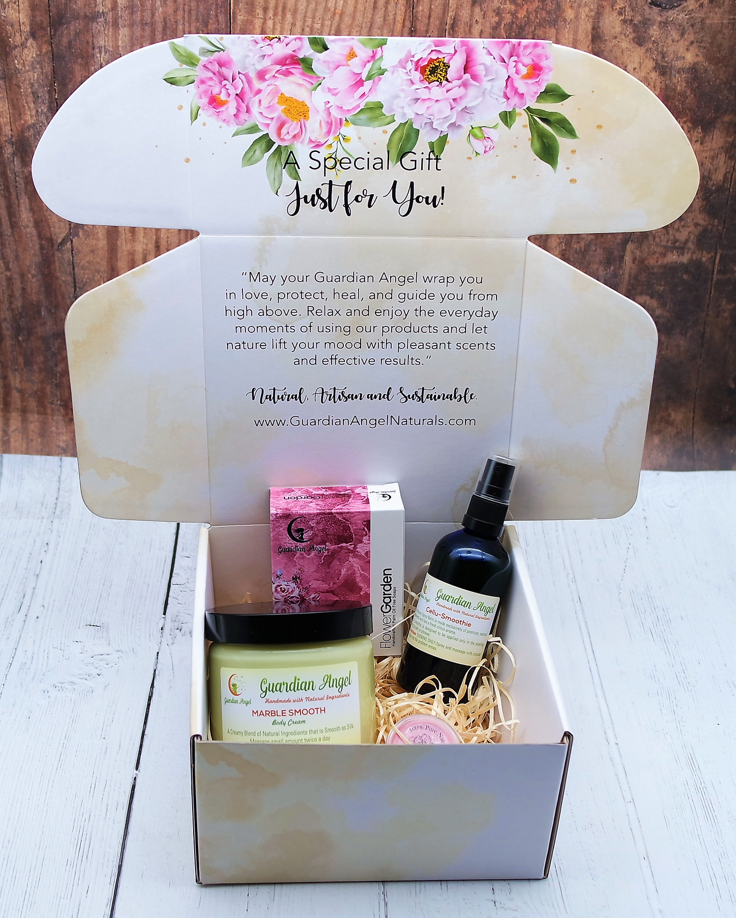 Make it Special with our LUXURY FULL BODY GIFT SET with a FREE! Lip Balm Pot