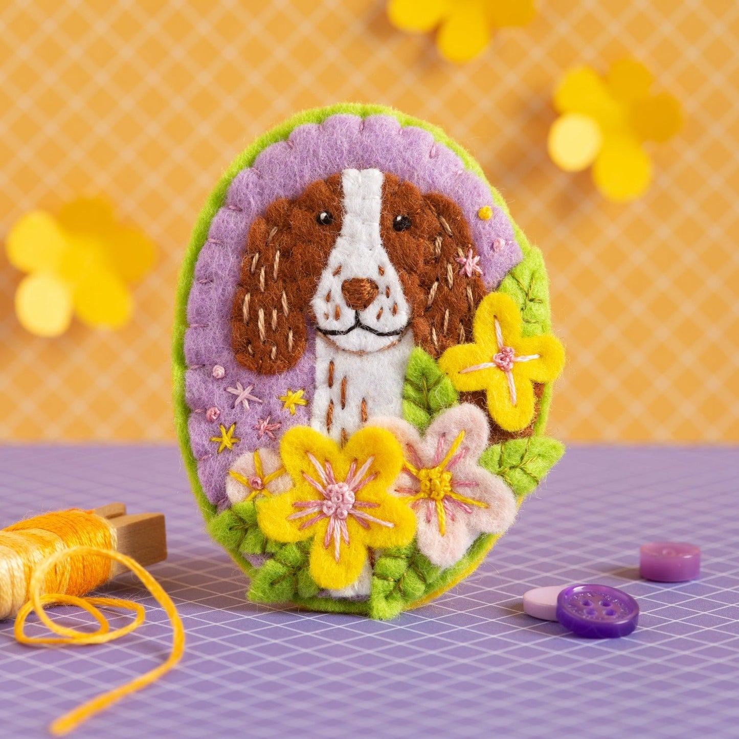 'Springer Spaniel' Dog Felt Craft Brooch Kit for Beginners