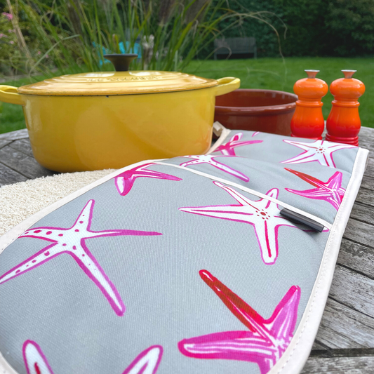 Super Duper oven gloves Starfish