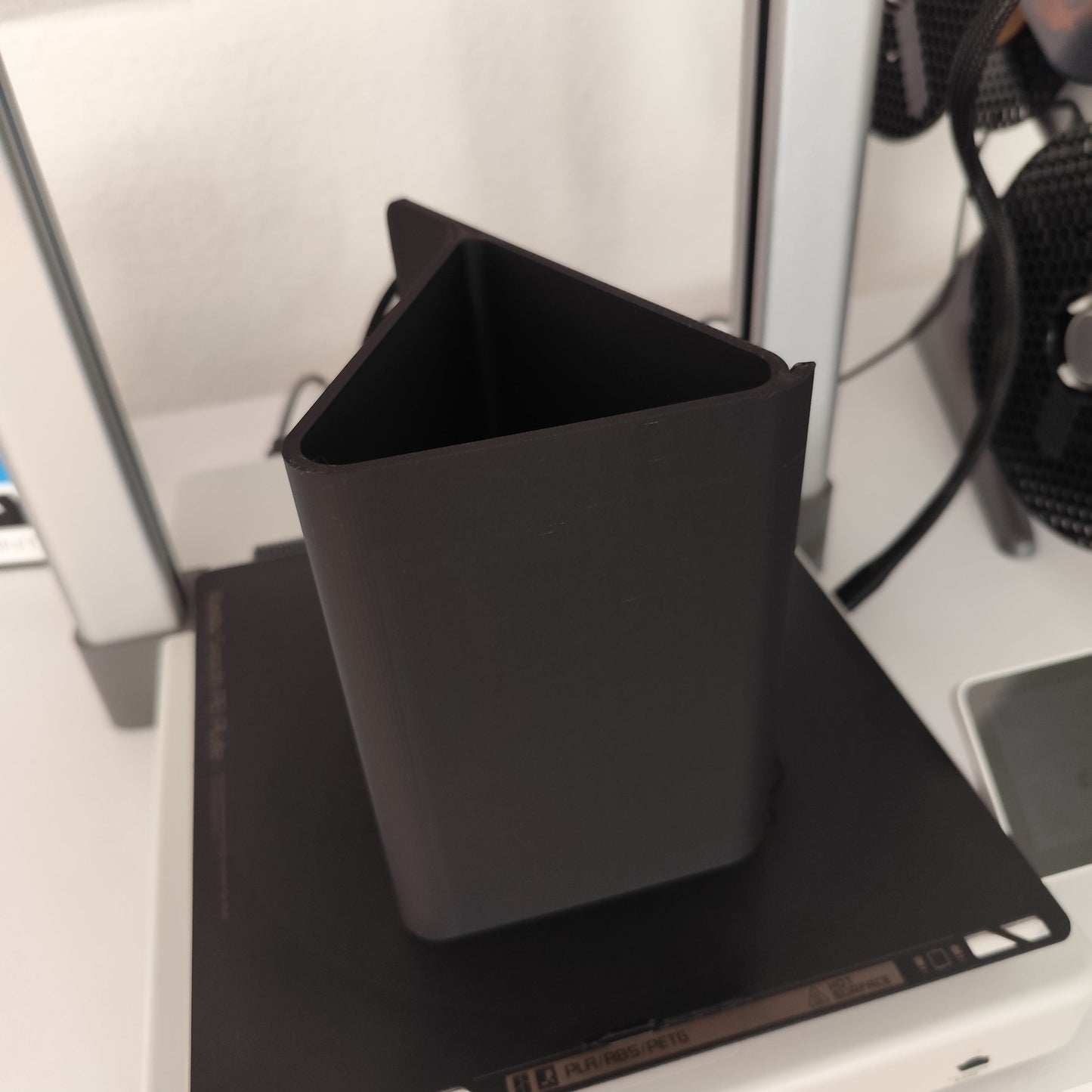 Modern 3D Printed iPad & Tablet Stand | Desk Tech Accessory