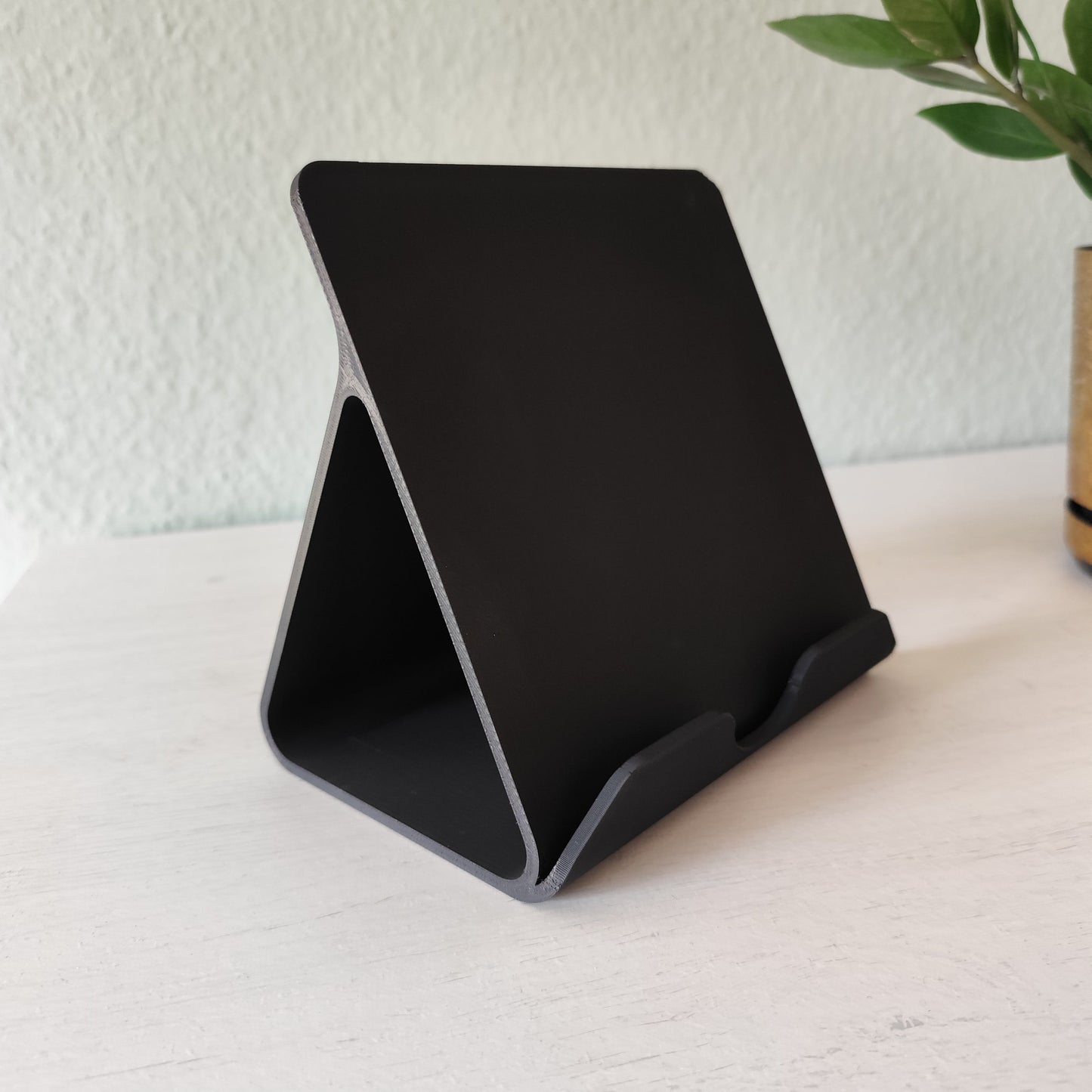 Modern 3D Printed iPad & Tablet Stand | Desk Tech Accessory