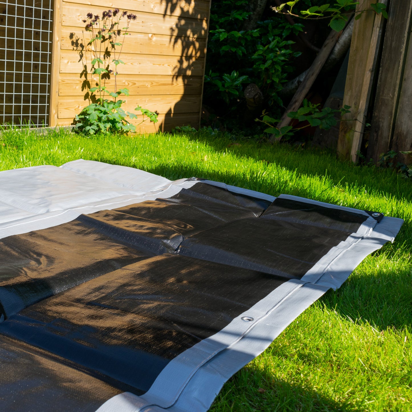 Silver XL-Grade Tarpaulin with 10 x 6" Bungee Balls (Black) and 10 x Screw Type Tarp Clips