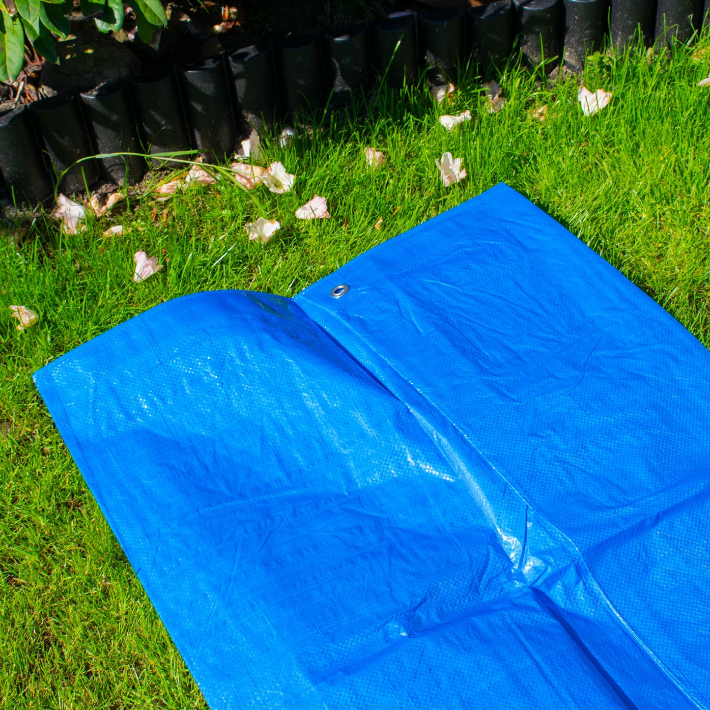 Blue S-Grade Tarpaulin with 10m of 6mm Bungee Rope and 10 x Slide Type Tarp Clips