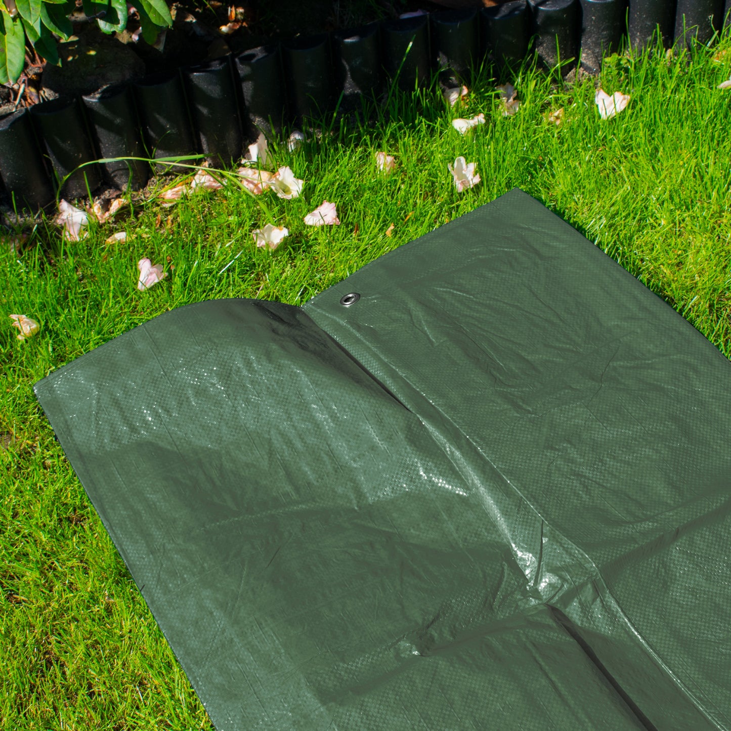 Green M-Grade Tarpaulin with 10 Metres of 8mm Bungee Rope