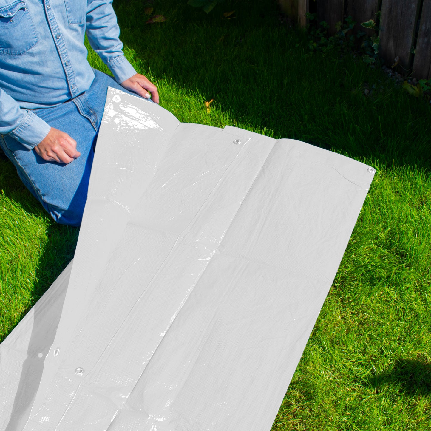 White M-Grade Tarpaulin 4m x 6m