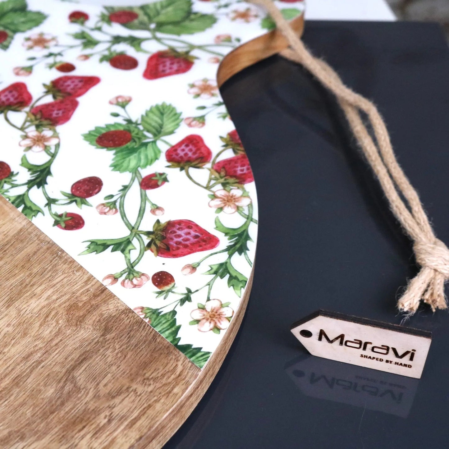 Thaniya Round Chopping Board 48cm Enamel Strawberry Field Design