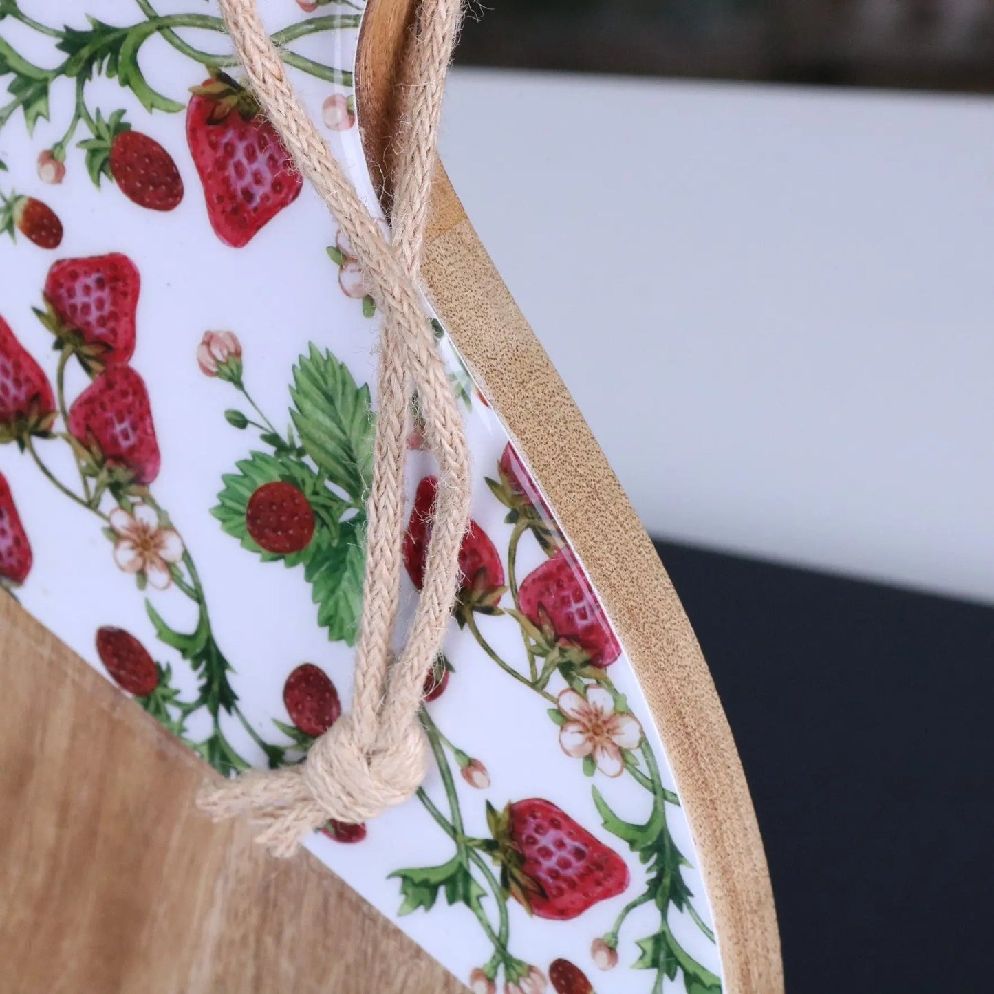 Thaniya Round Chopping Board 48cm Enamel Strawberry Field Design