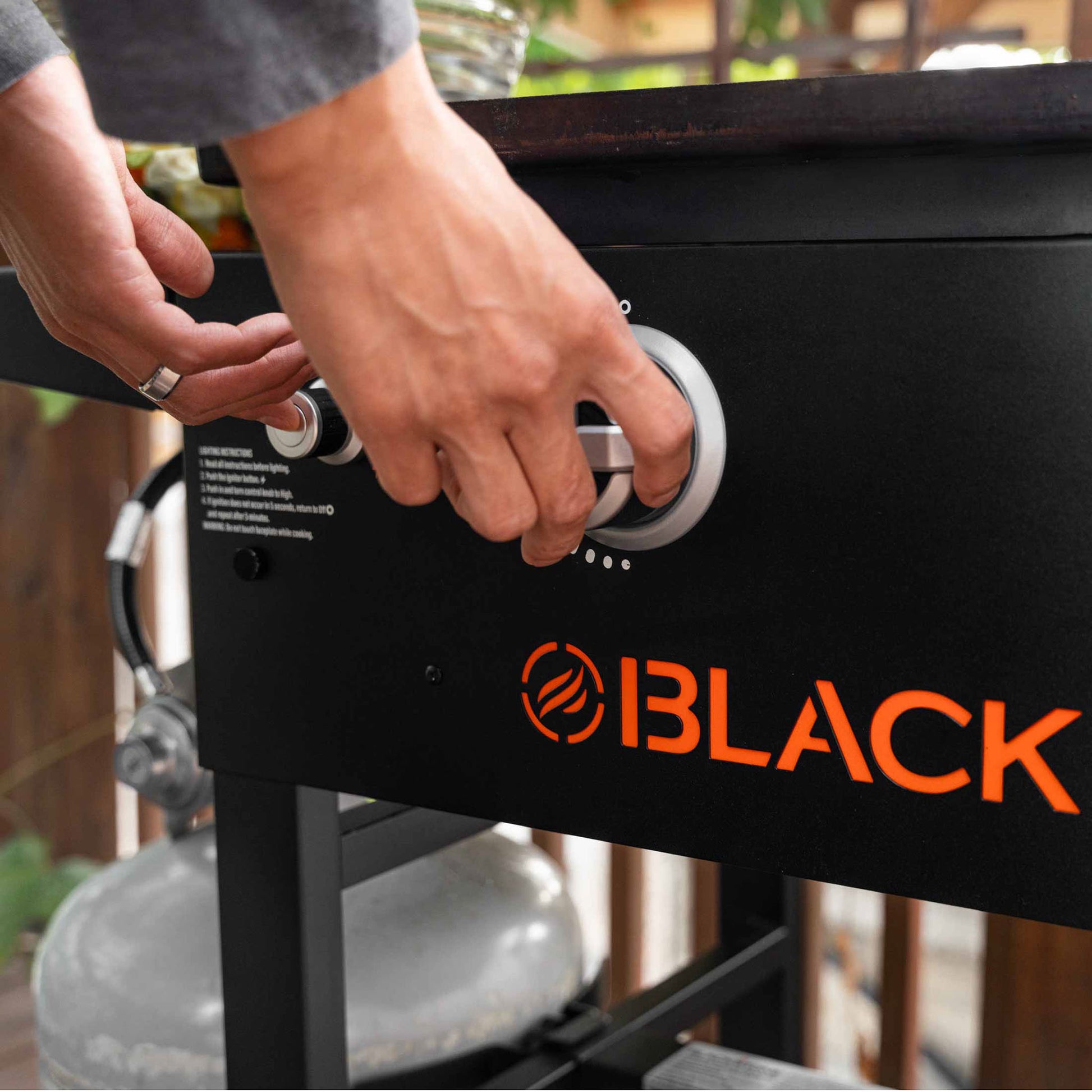 TheFoalyard Blackstone Original 28-inch Griddle Cooking Station - controls