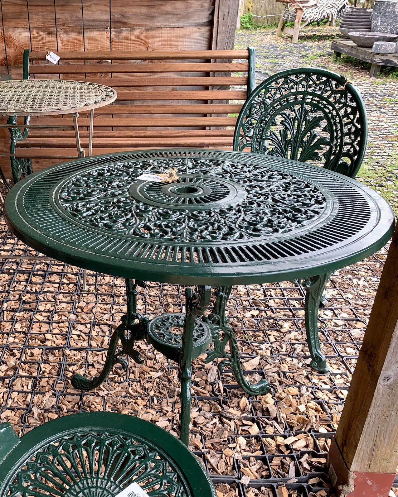 The Foalyard Jardine Leisure Aluminium Coalbrookdale Round 81cm Table Green