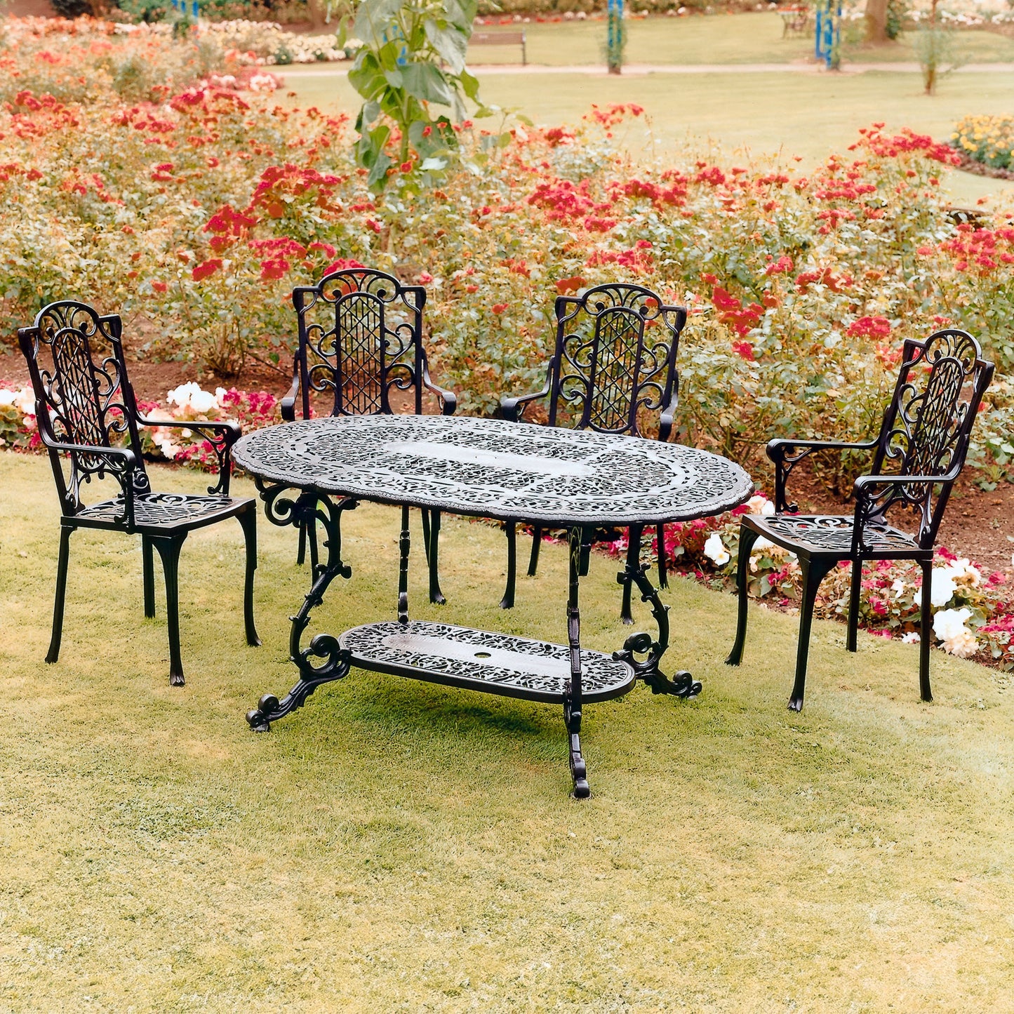 The Foalyard Jardine Leisure Aluminium Victorian Mini Grand Table and Carver Chairs