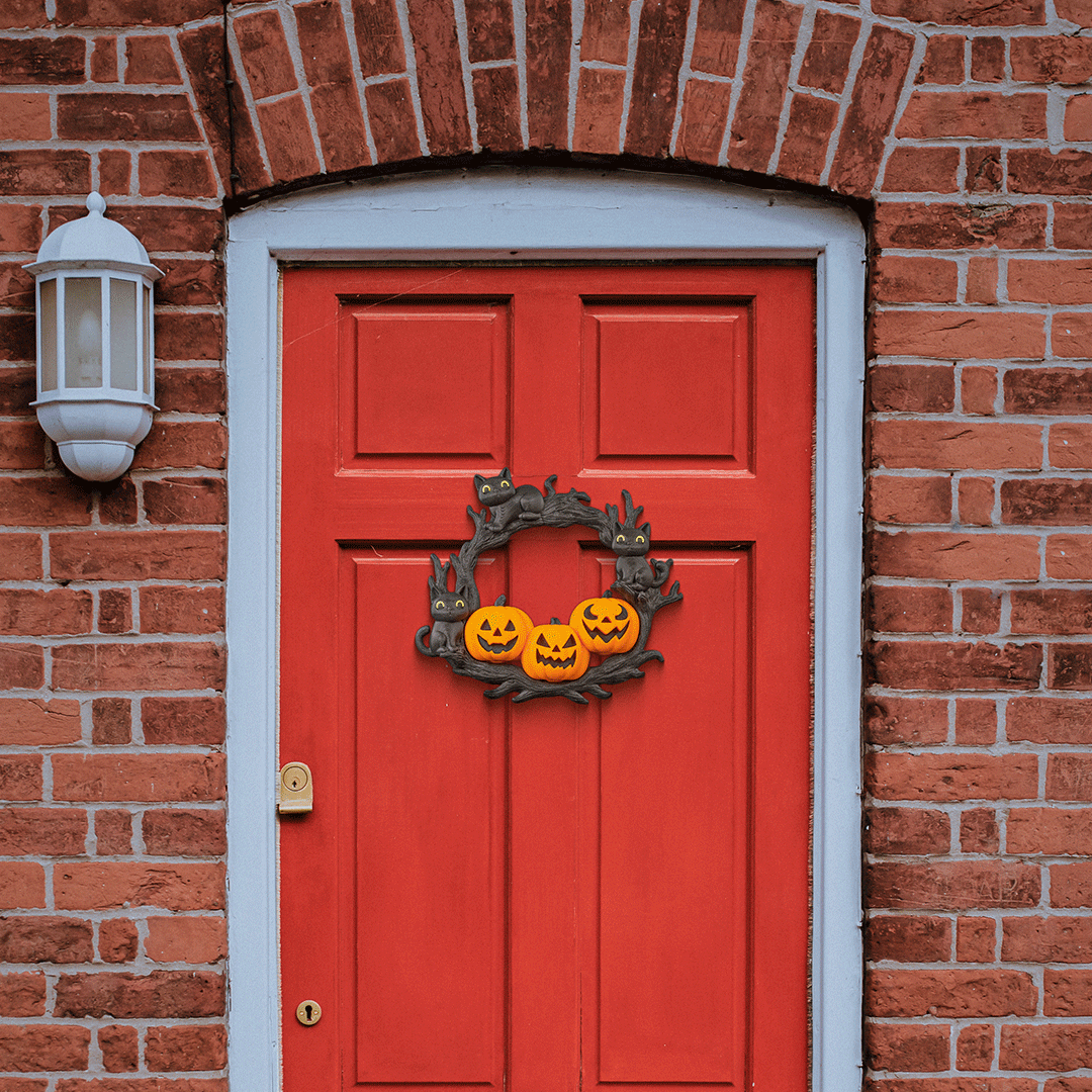 The Cozy Patch Wreath: Halloween Kitty & Pumpkin Decor
