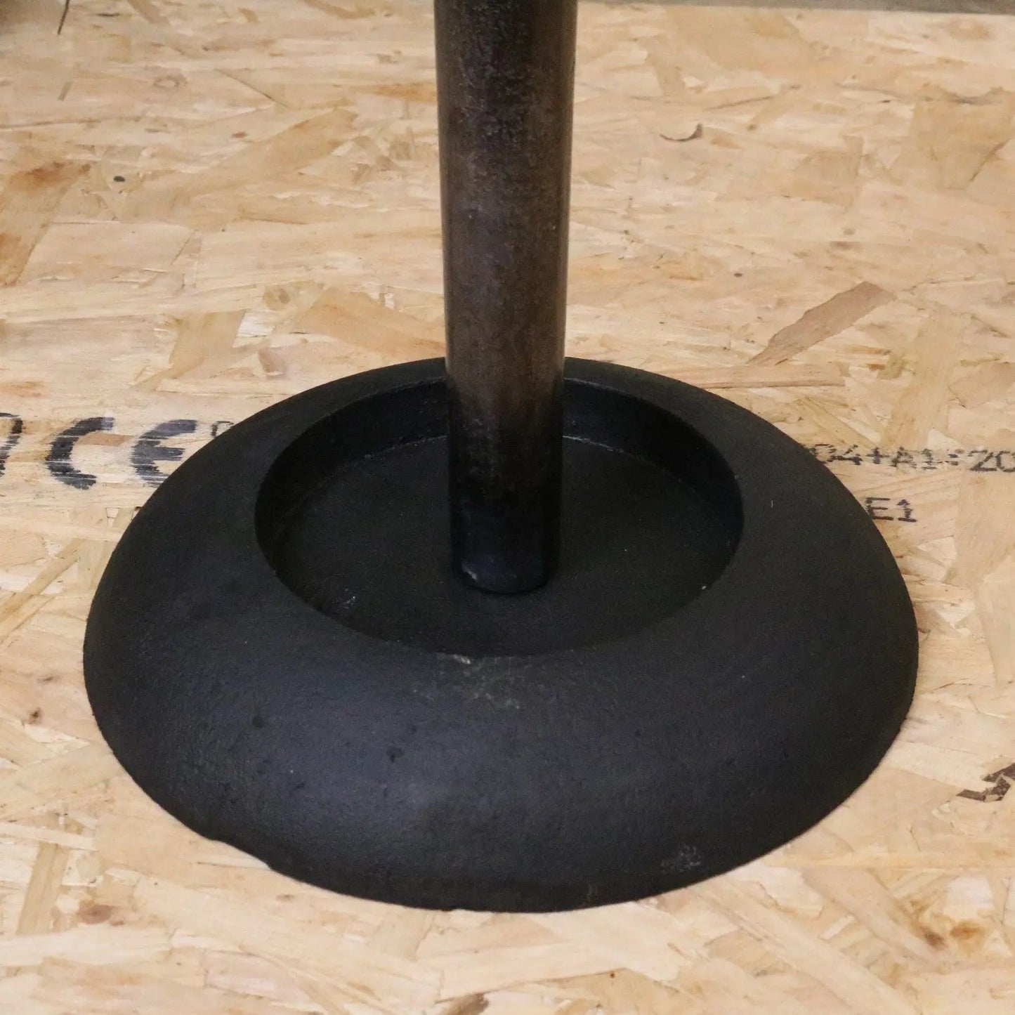 Ural Vintage Metal Coat Stand Gunmetal Colour