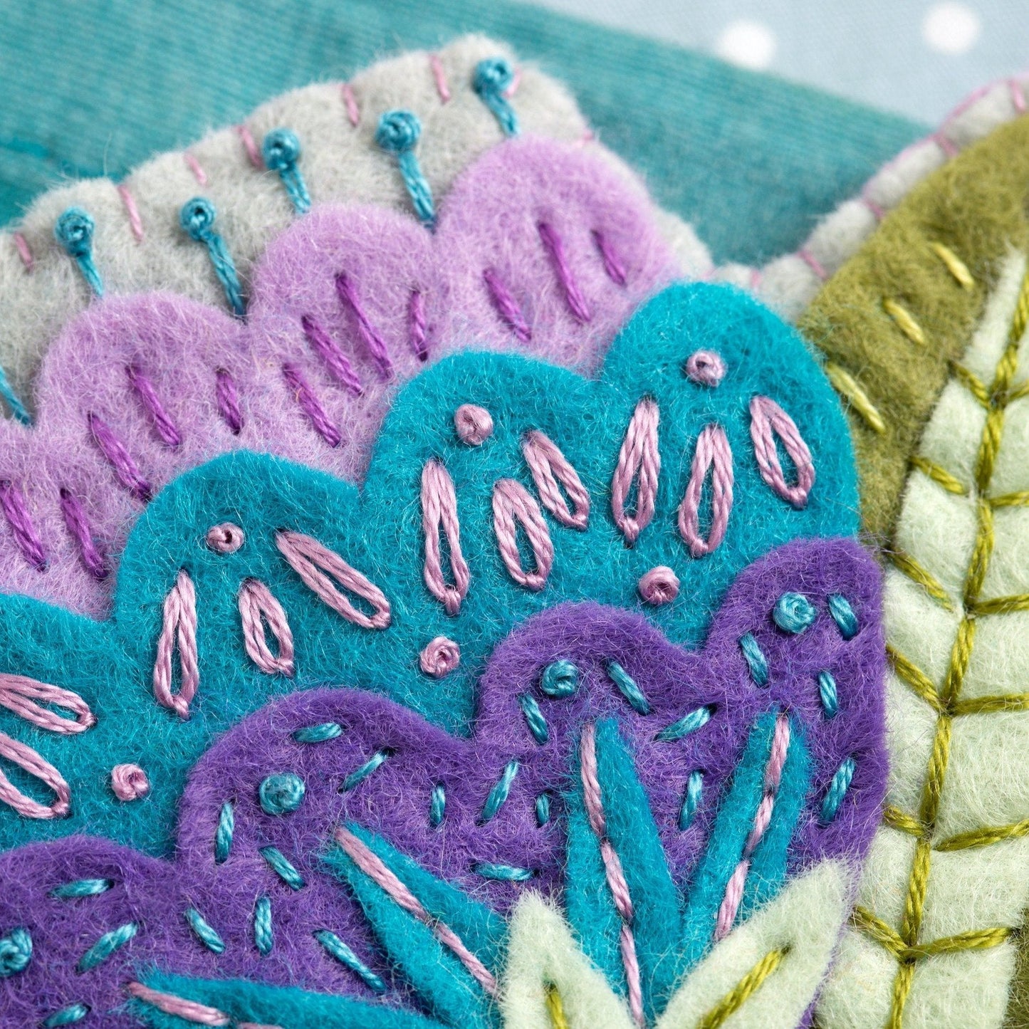 'Vita' Flower Felt Craft Brooch Kit for Beginners
