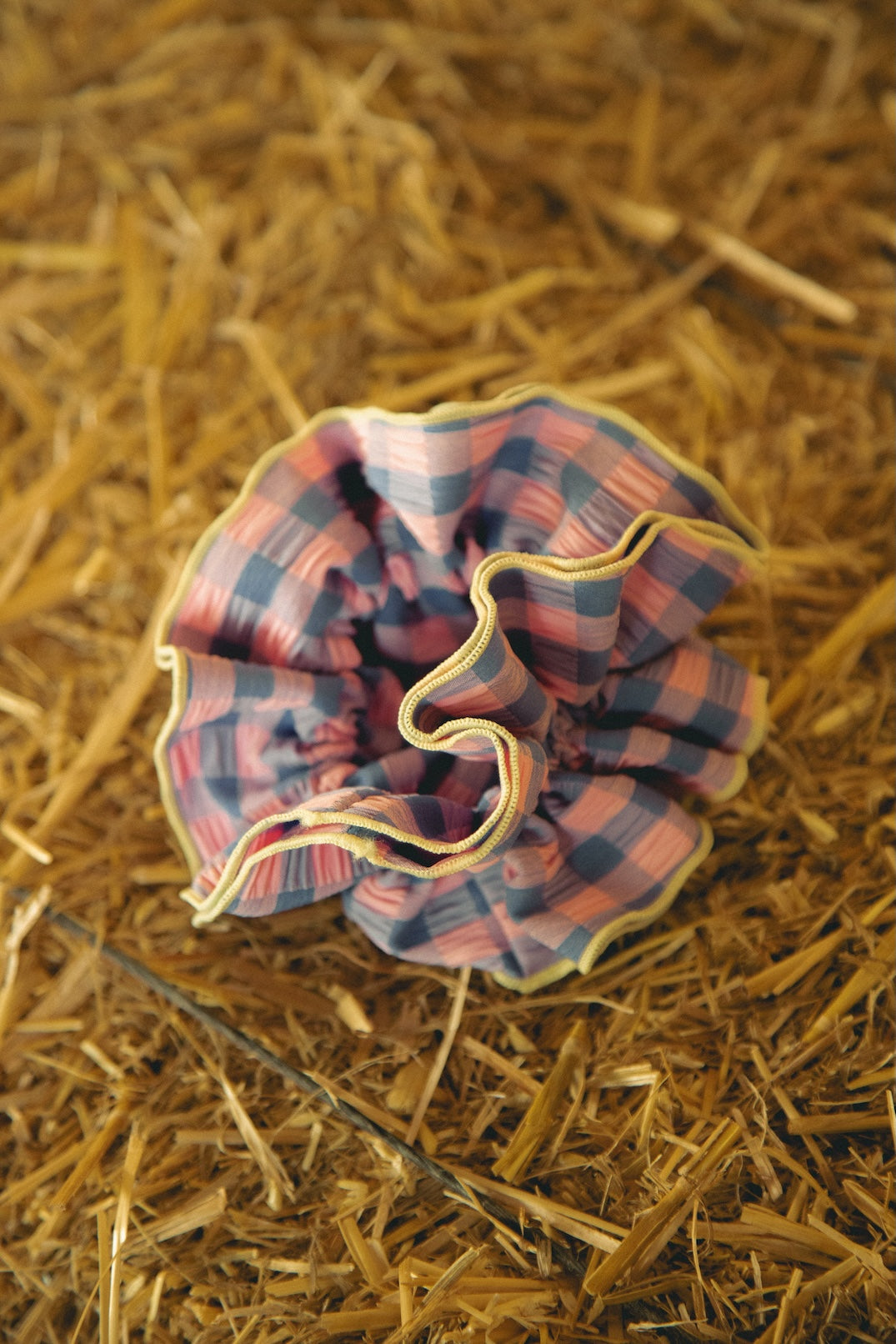 CANDY SCRUNCHIE