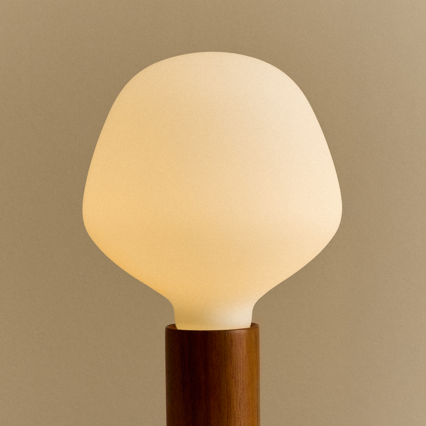 Knuckle Table Lamp in Walnut + Enno