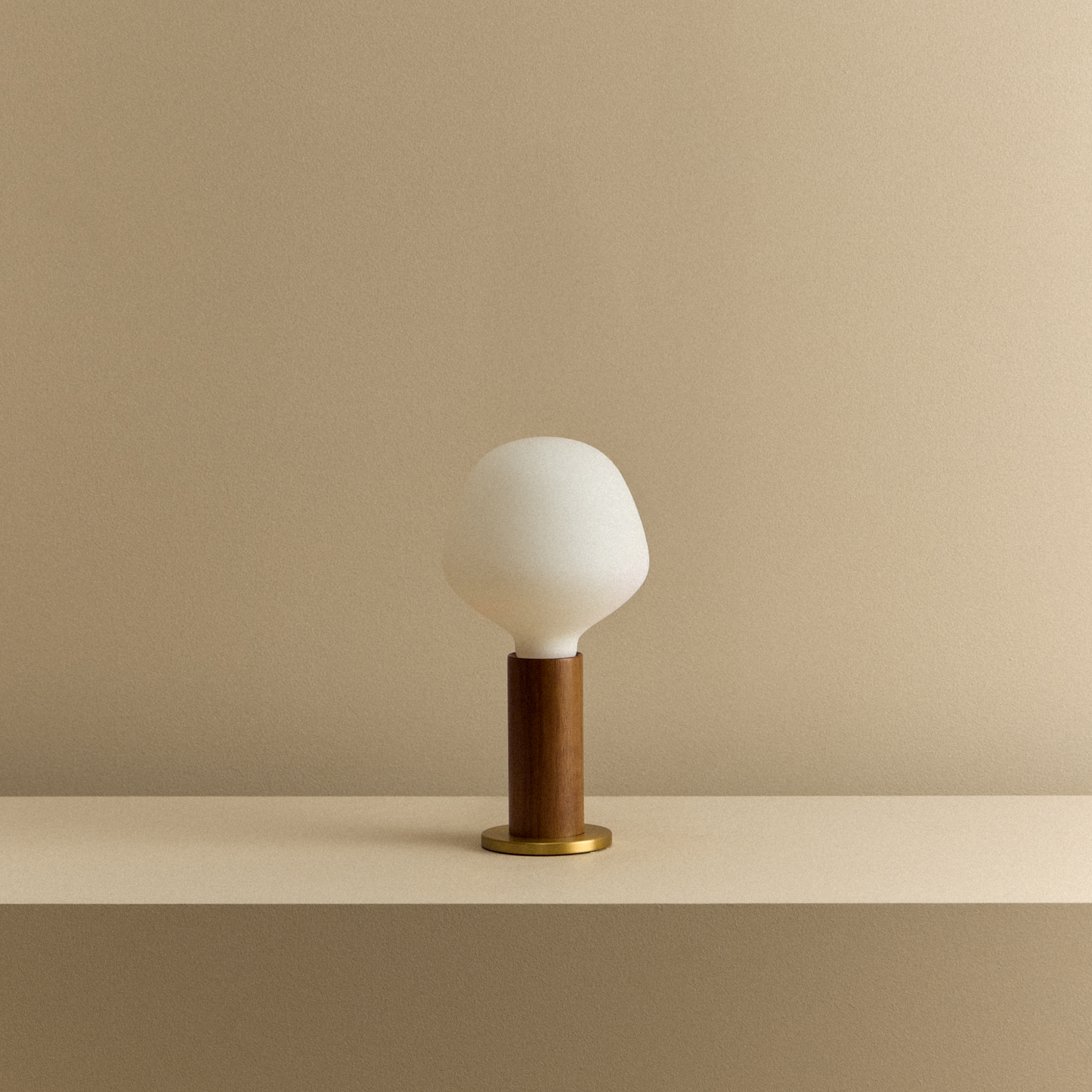 Knuckle Table Lamp in Walnut + Enno