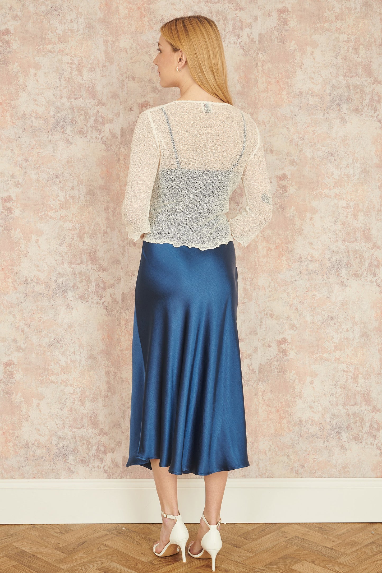 Yumi White Popcorn Yarn Tie Front Bolero