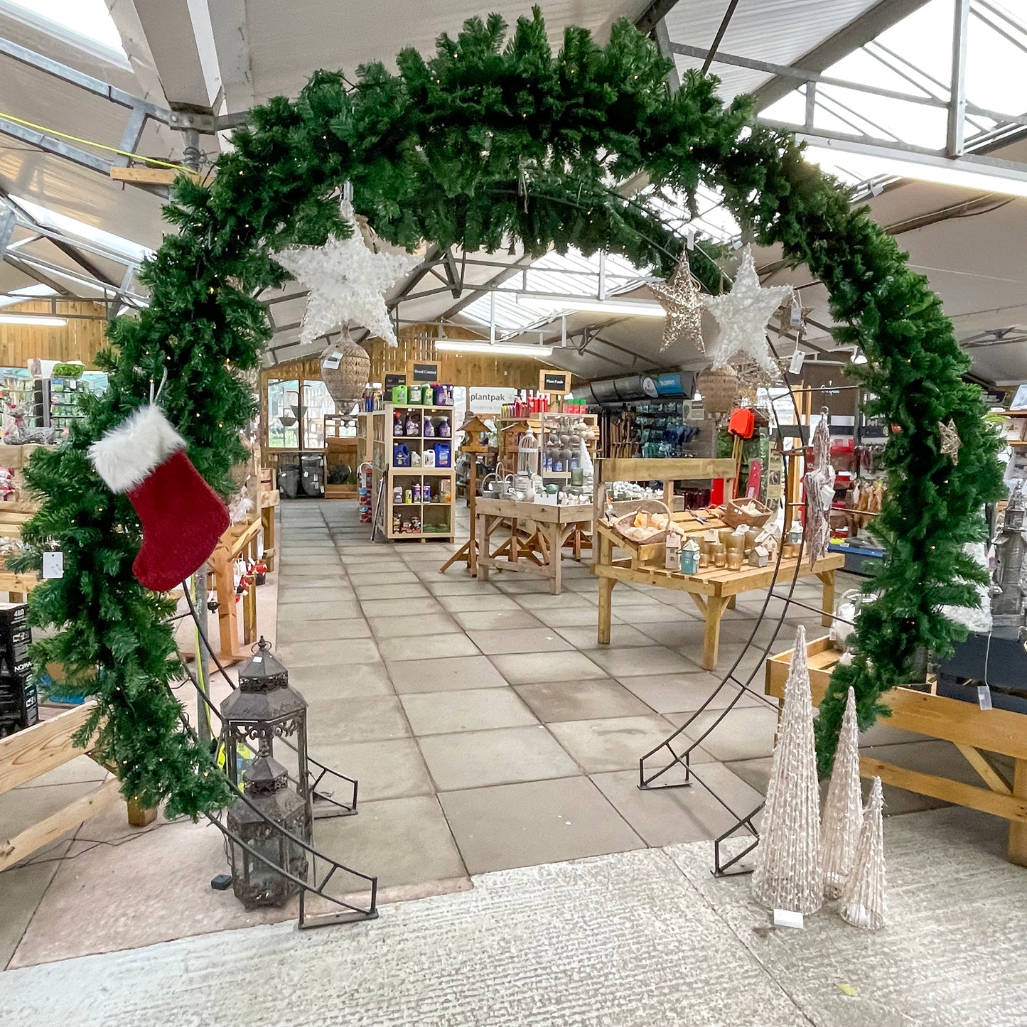 PoppyForge Round Arch - Christmas decoration