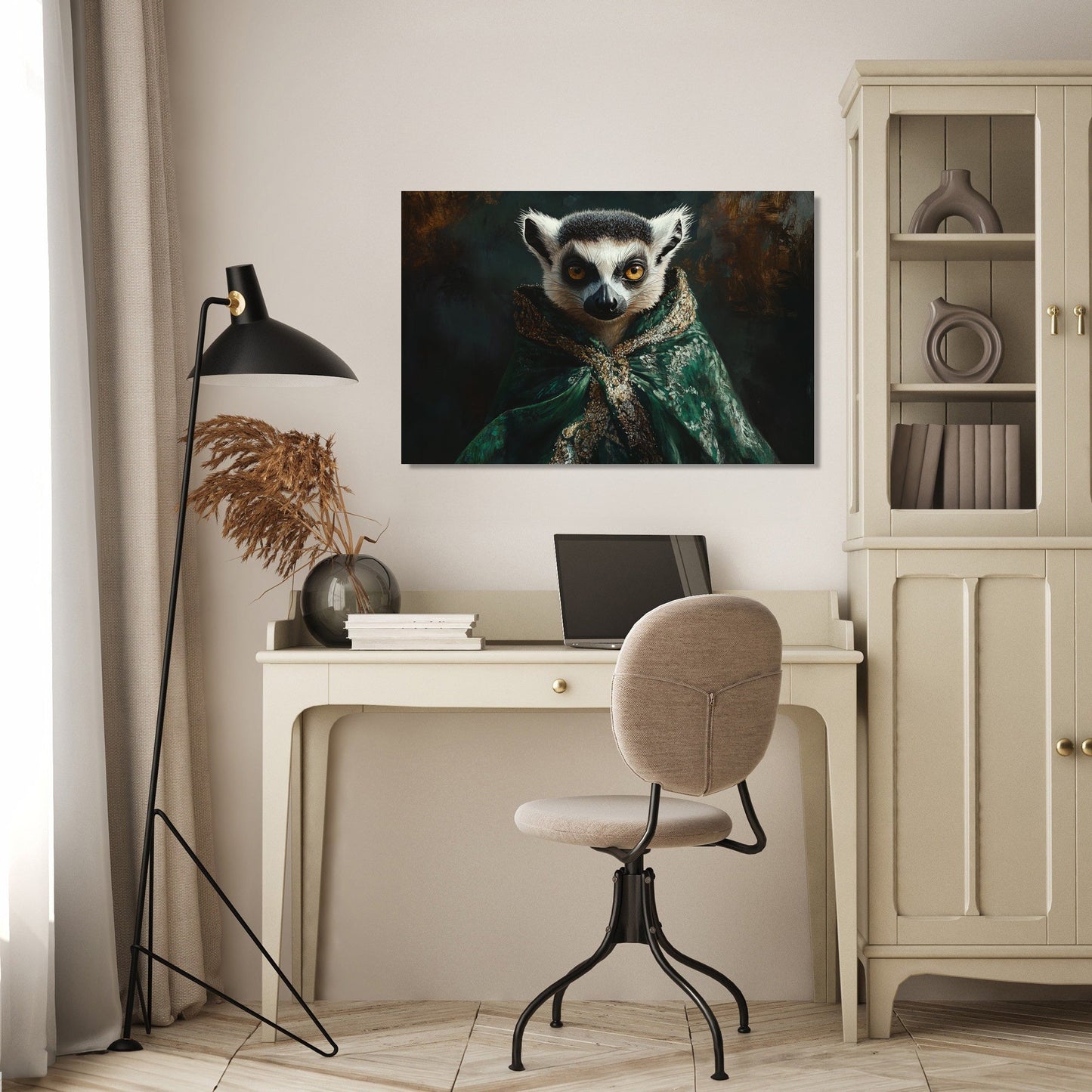 Regal Lemur Canvas