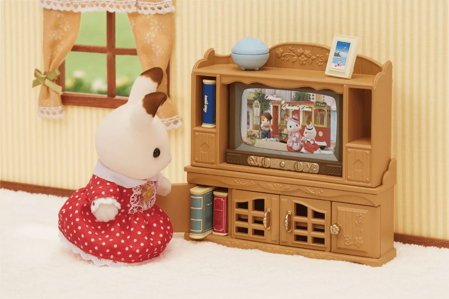 Sylvanian Families Comfy Living Room Set Furniture Playset for Ages 3+
