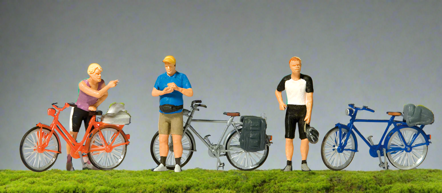 Standing Cyclists in Sportsware Terrarium Figure Set 10644