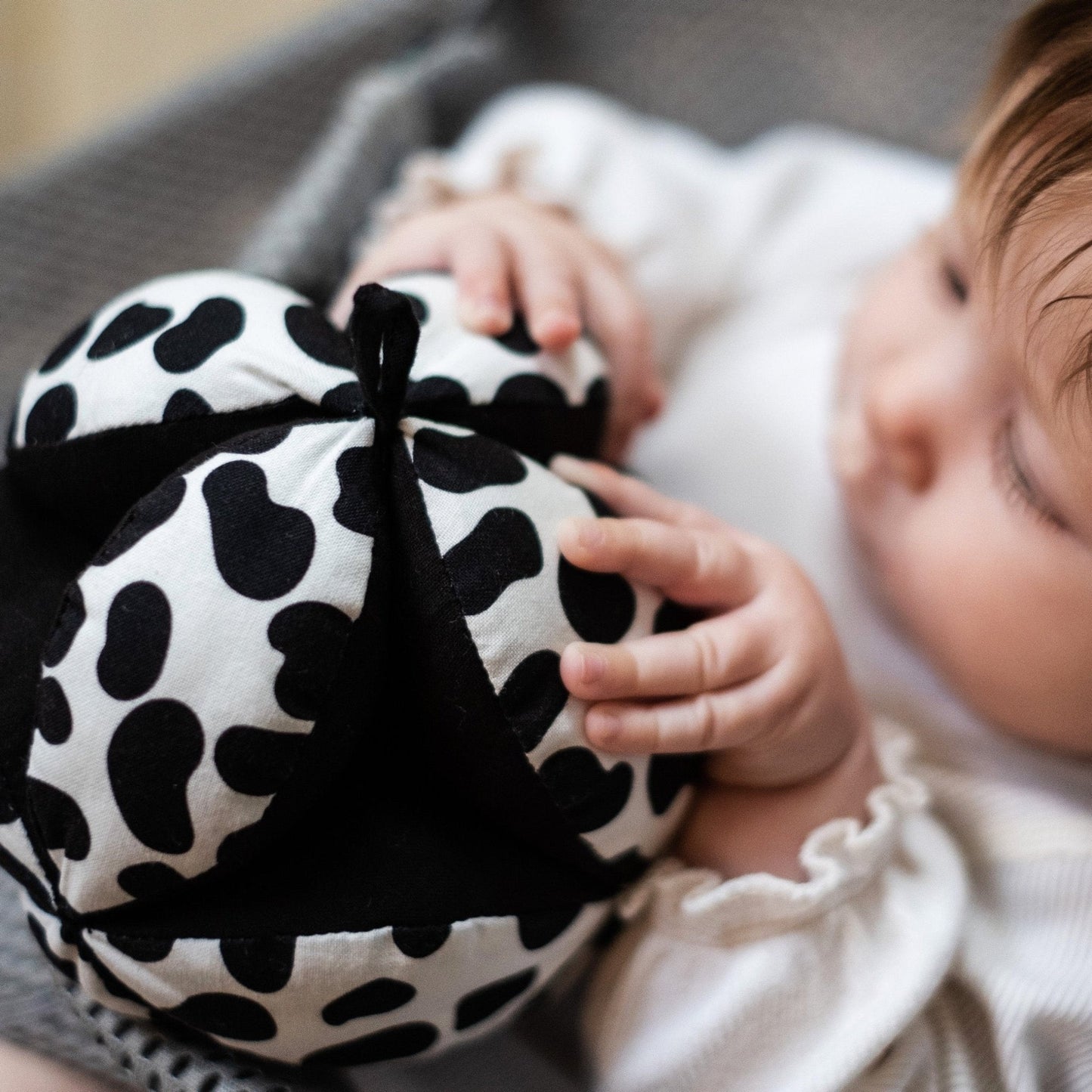 SENSORY GRASP BALL - suitable from birth