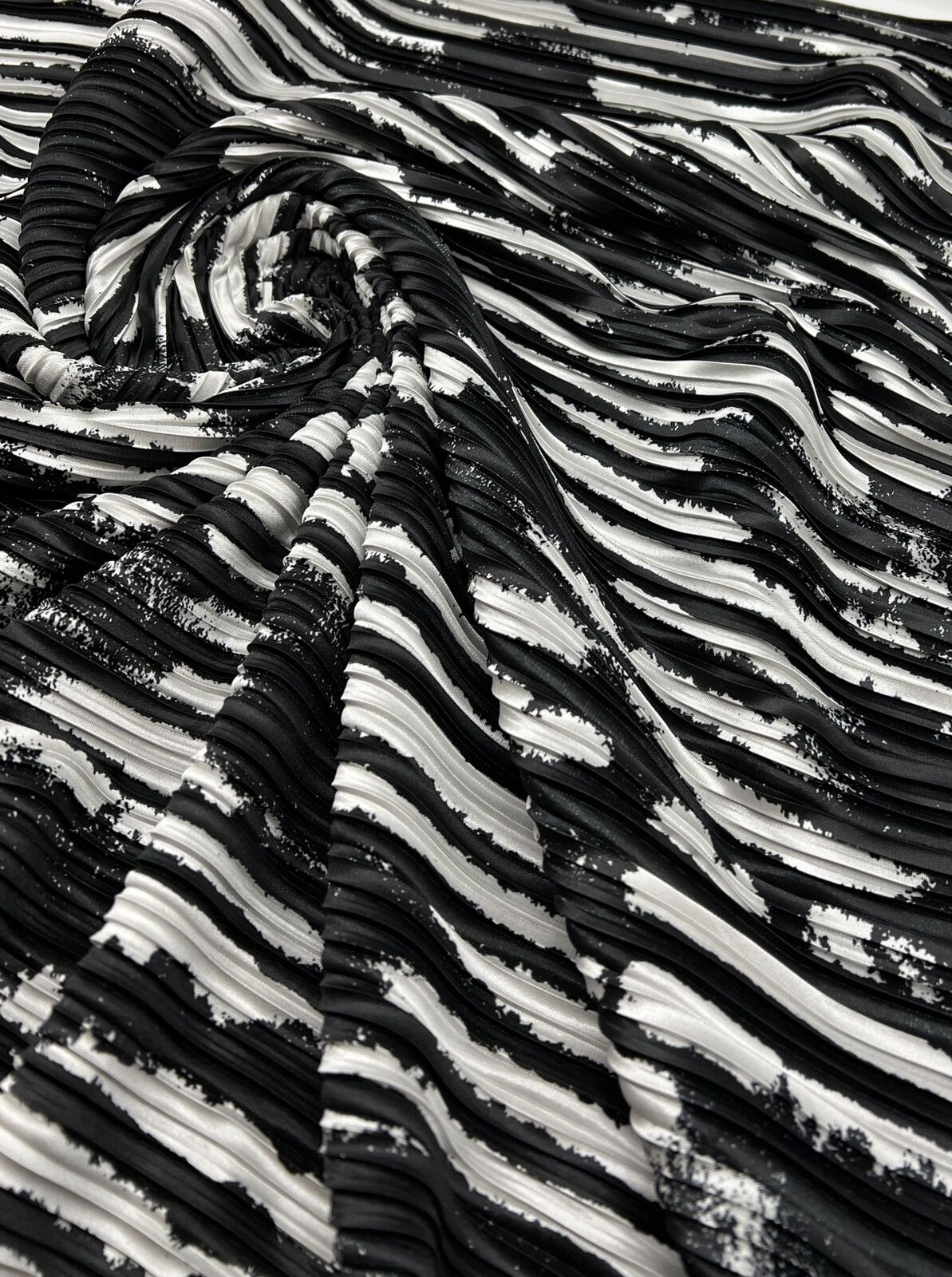 Black White Printed Plisse Pleated Stretch Fabric