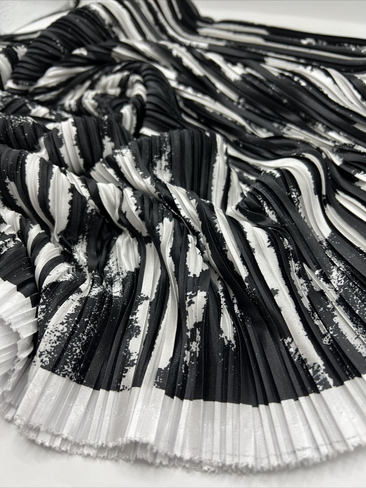 Black White Printed Plisse Pleated Stretch Fabric