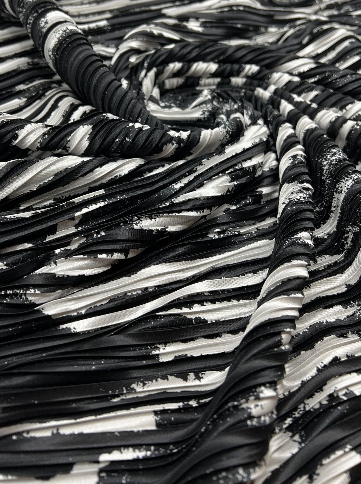 Black White Printed Plisse Pleated Stretch Fabric