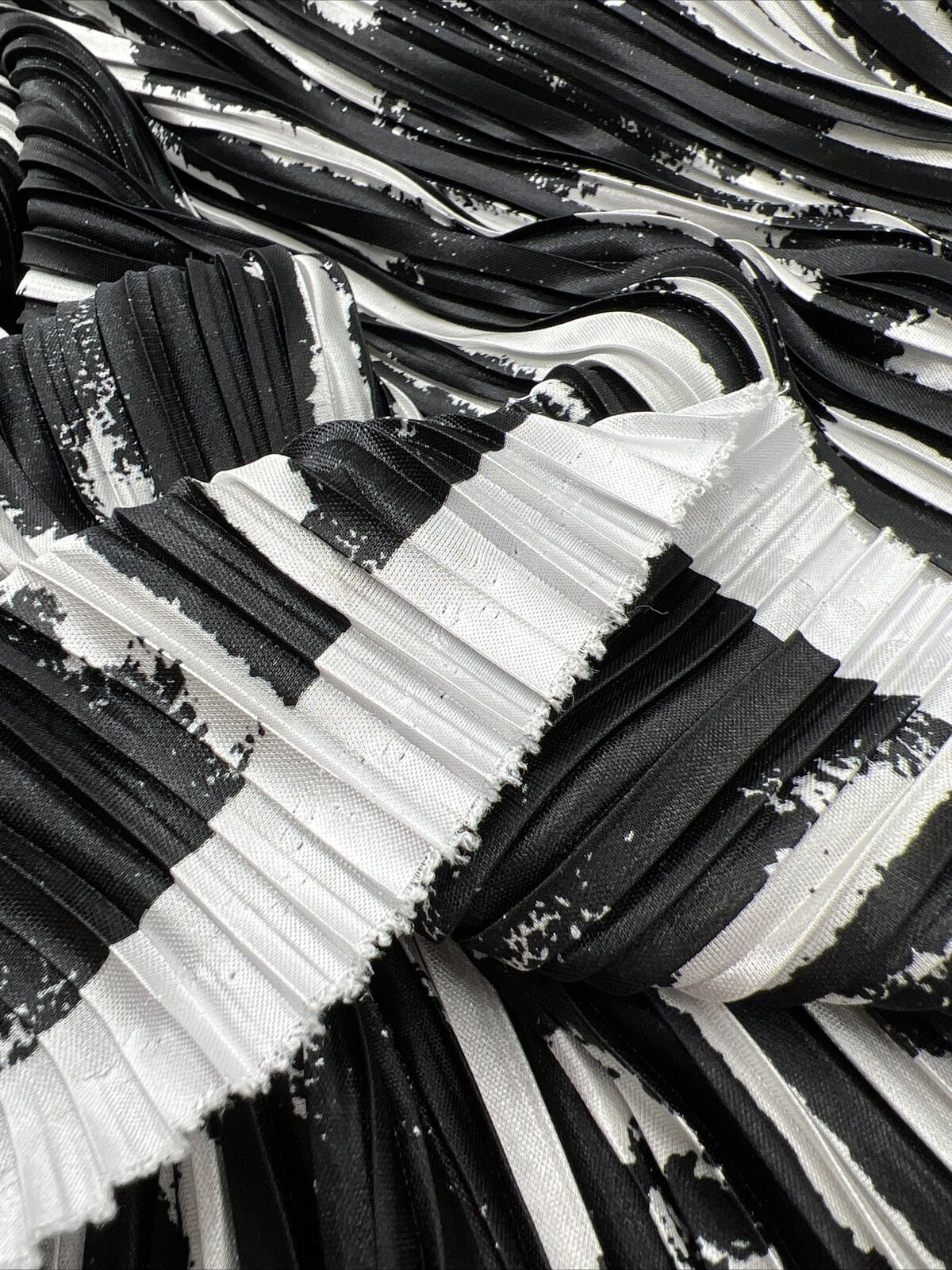 Black White Printed Plisse Pleated Stretch Fabric