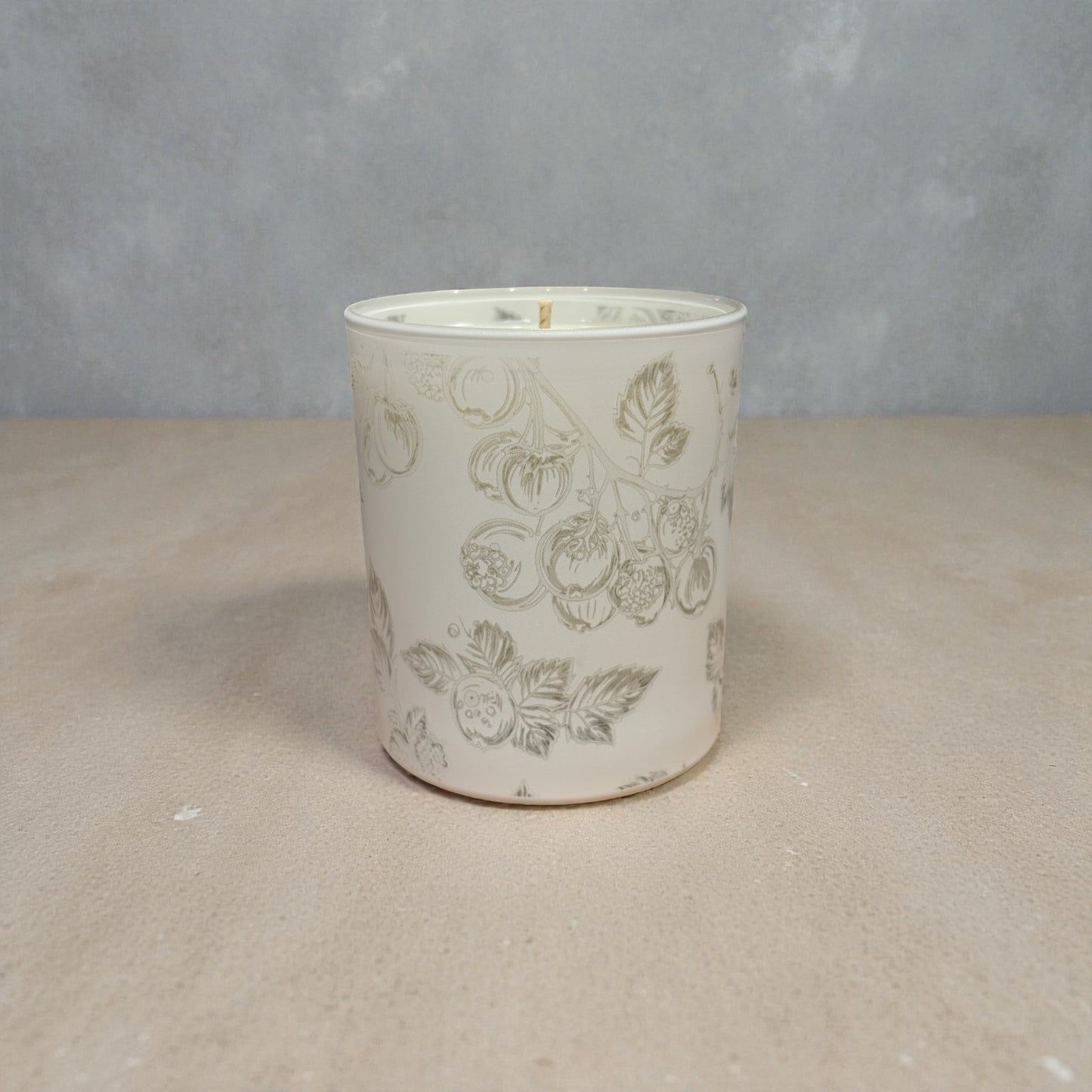 Blackcurrant & Truffle – Luxury Soy Candle (30cl)