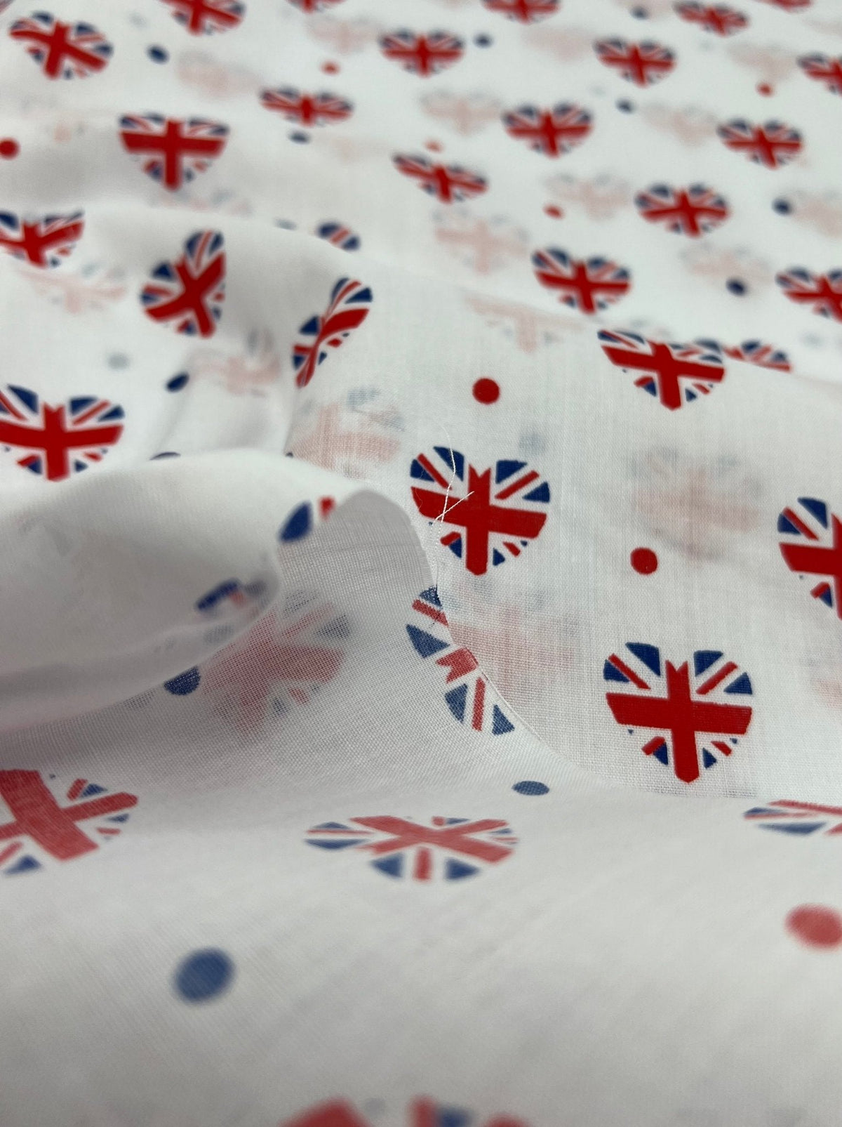 British Hearts Printed Polycotton 90 GSM 80/20 44 Inch Non Stretch
