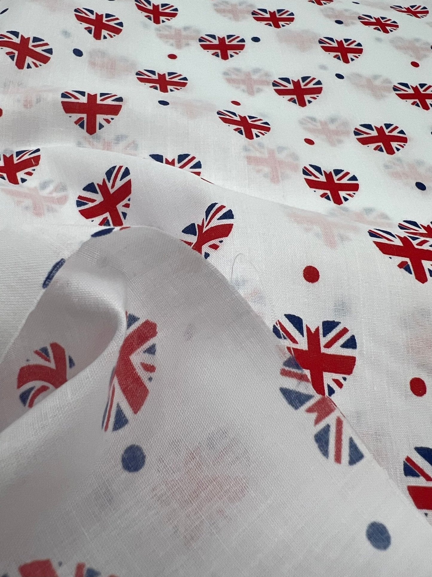 British Hearts Printed Polycotton 90 GSM 80/20 44 Inch Non Stretch