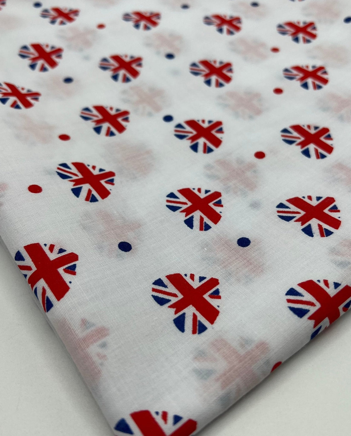 British Hearts Printed Polycotton 90 GSM 80/20 44 Inch Non Stretch